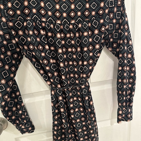 Elegant Black and Pink Geometric Pattern Dress - Picture 2 of 4